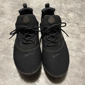 Woman’s Nike tennis shoes